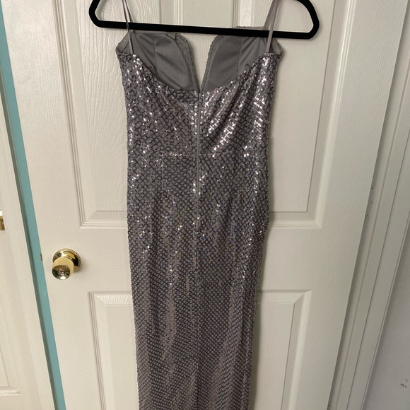 Floor length sequence event dress! - Picture 3 of 4